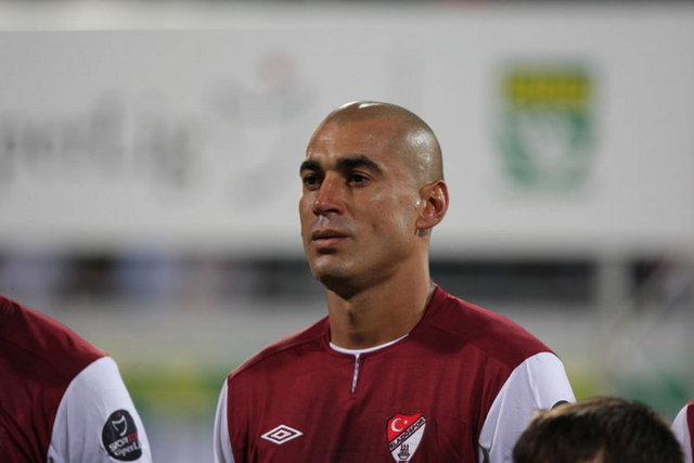 ŞUBAT 2011 - Bilica, sabah erken saatlerde kırmızı ışıkta bekleyen motokuryeye arkadan çarptı. Kazaya sebep olan cip ise, hızla olay yerinden uzaklaşırken, kaçma anı yol üzerindeki MOBESE kamerası tarafından görüntülendi. Yapılan inceleme sonucunda aracı, Bilica'nın kullandığı anlaşıldı. Bilica daha sonra polise ifade verirken, olay yerinden kaçmasının nedeninin bir anlık korku olduğunu ileri sürdü. -