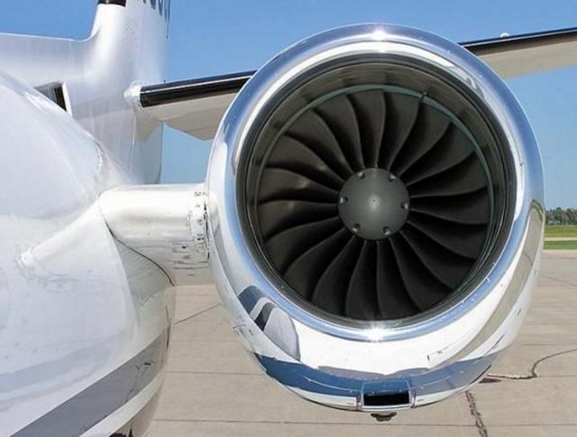 3- Havacılık -  - Havacılık sektöründe kariyer yapmayı planlayan yeni üniversite mezunu bir gencin maaşı günlük 208 doları saat başına ise 25 doları bulabilir.