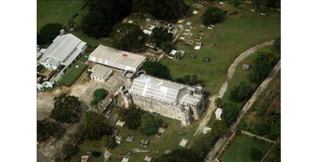 Aynı mezarlığa gömülen cesetlerin her biri yerinden oynuyordu...