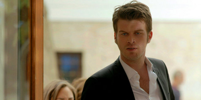 Her yeni diziyle bir servet kazanan oyuncular, şu sıralar dizilerin art arda sezon finali yapmasıyla, yeni sezon ücretlerini de belirlemeye başladı...