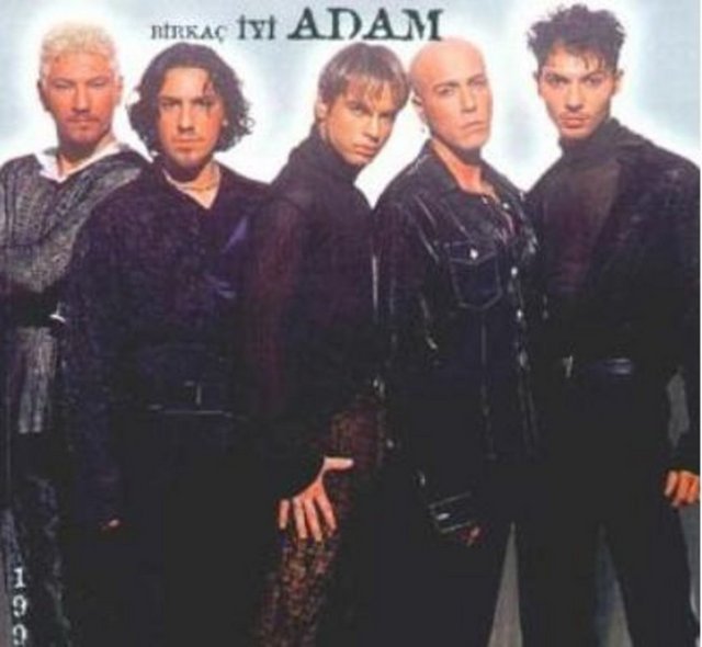 1996 yılında Yonca Evcimik'in girişimiyle kuruldu grup.