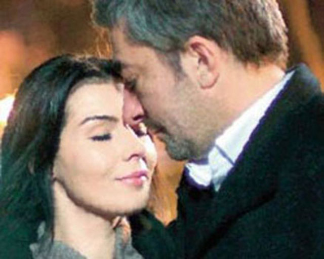 İstanbul'da sosyete pazarı gibi yerler haftada bir gün açık olduğu halde biz her gün hizmet veriyoruz. Dört tane sinema ve bir de büyük market var...