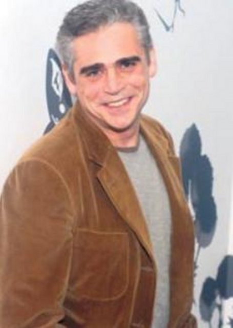 İki yıl önce Kızım Nerede adlı diziyle yeniden eski mesleğine dönen Savacı, uzun yıllardır otoparkçılık yapıyor. Savacı, Şişli sokaklarına parmokatları yerleştiren şirketin sahibi.  -  -