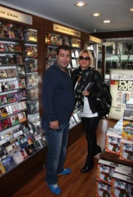 Ancak, Sedat Gürsaçar bu konuda ablası kadar başarılı olamadı. O da sektör değiştirmeye karar verdi.  -  -