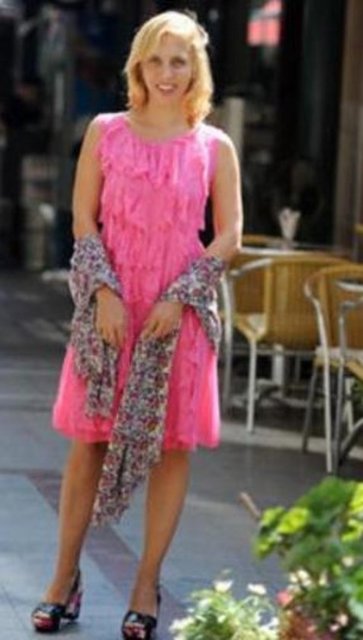 Şarkıcı Sertab Erener ve sevgilisi Demir Demirkan'ın mortgage danışmanlığı ve inşaat alanında faaliyet gösteren bir şirketi var.  -  -  -