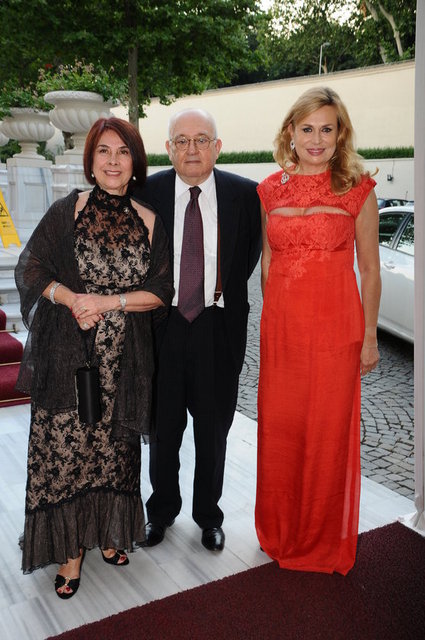 ZEYNEP - ACAR GERMEN, NESLİGÜL AKSOY