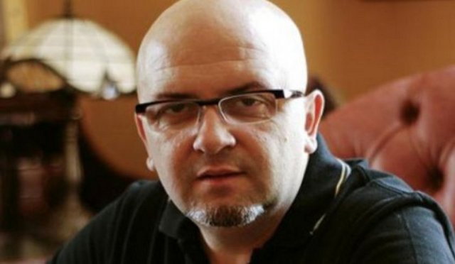 Bu gerilim sürdürülemez. Birinin çıkıp bu gerilimi yok etmesi lazım. Yazık oluyor bu ülkeye. -  -