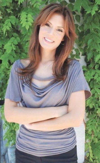 Ayça Varlıer - Tomadan çıkan suyun içinde kimyasal varmış! Yanıklar oluşturuyormuş! Doğru mu bu?? -  -  -