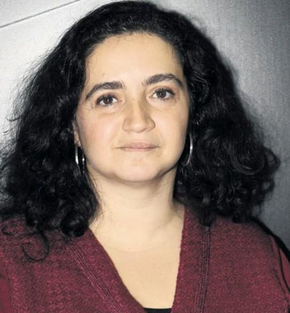 Karin Karakaşlı - Doktor ve gazeteci sokmadığın, ışıkları kapattığın yerde gerçek daha açık, daha parlak. Ne temizlik ama. Ne güç ama. Bunca insanın ahı var. -  -  -  -