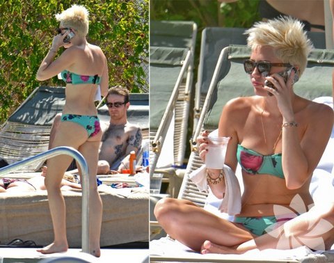 Miley Cyrus- Palm Desert 