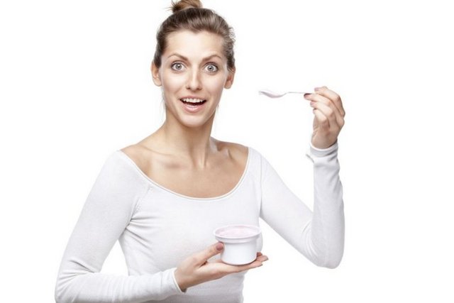 Yoğurt da, sulu bir gıda olarak portakal ve karpuzun mide şişkinliğine karşı işlevine benzer özelliklere sahip.