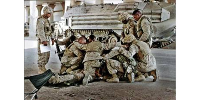 2004 Murad Sezer -  - Irak'ta ölen bir arkadaşları için gözyaşı döken ABD askerlerini görüntüleyen Sezer Pulitzer kazandı...