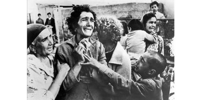1964 Donald McCullin -  - Rumlar tarafından öldürülen kocası için gözyaşı döken Kıbrıslı bir Türk kadının acısı McCullin'e Pulitzer kazandırdı...