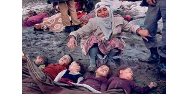 1983 Mustafa Bozdemir, Türkiye -  - 30 Ekim 1983'te Koyunören'de meydana gelen depremde, Türk annenin 5 çocuğunun ölüsünü gördüğü andaki tepkisi yürekleri parçaladı...