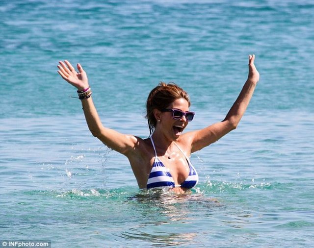 MARIA MENOUNOS 