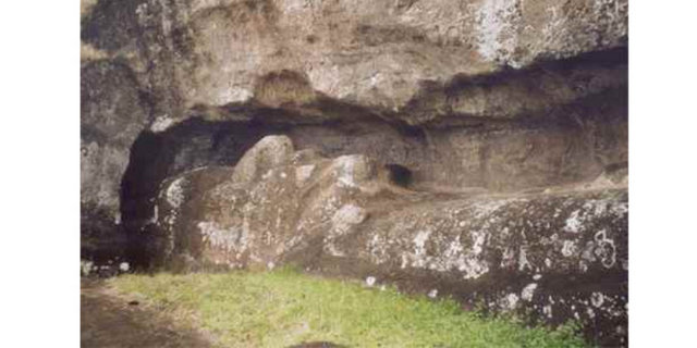 Ahular o kadar güzel işlenmişlerdir ki yontma taş plakalarının arasına bıçak sırtı bile sığmaz...