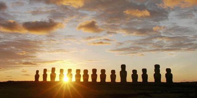 Yine tahminlere göre bu taş heykeller yerlilerin ruhlarla iletişim kuran atalarıdır...