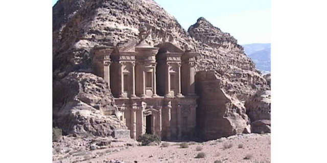 M.S. 400 yıllarından sonra deprem ve ekonomik sıkıntılardan dolayı kent gözden düşmüş ve zaman içinde unutulmuştur...