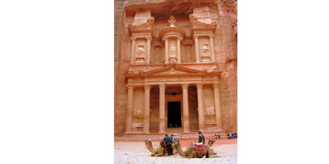 PETRA ANTİK KENTİ Ürdün'ün Lut Gölü ile Akabe Körfezi arasındaki toprakları üzerinde yer alan Petra Antik kenti M.Ö. 400 ile M.S. 106 yılları arasında Nebatiler'e başkentlik yapmıştır...