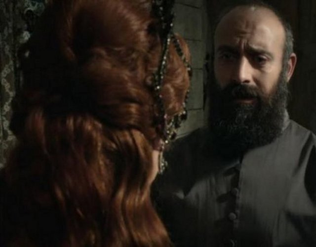 -Tanınmadık bi yüz gelseydi saraya hürrem yerine daha hos olurdu...