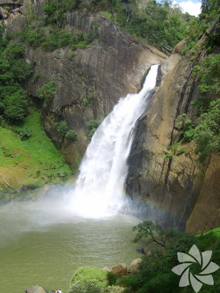 Diyaluma Falls