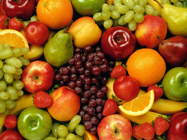 — Vitamin, mineral, su içeriği nedeniyle sebze ve meyve tüketimi artırılmalıdır. Böylece hem vücut direnci güçlendirilmiş hem de vücut için gerekli besin öğeleri sağlanmış olur.
