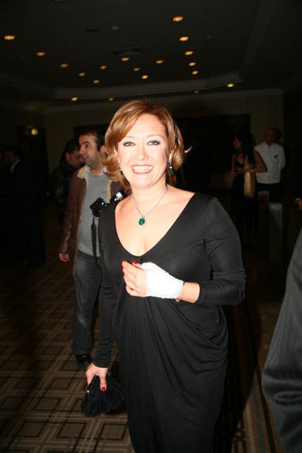 REVNA DEMİRÖREN