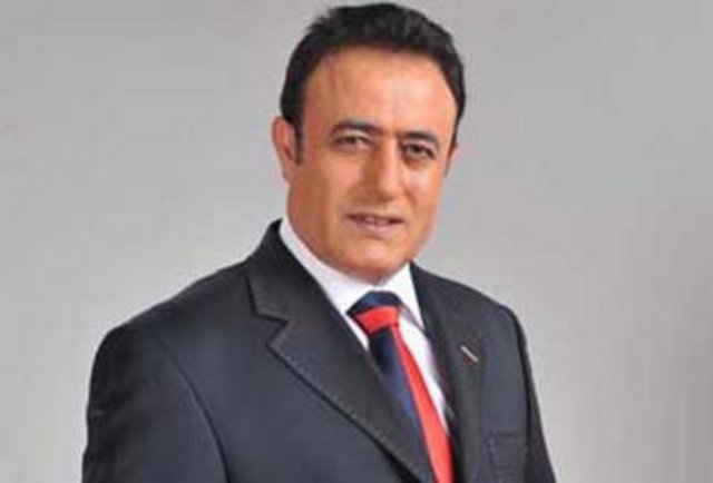 MAHMUT TUNCER "B çok önemli bir harftir. B olmasa Bülent'e ülent, Bursa'ya ursa derdik."