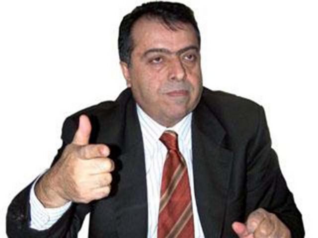OSMAN DURMUŞ"Aha işte bele açarsan bulaşır!.." (Osman Durmuş´un mektup ile gelen şarbon tehlikesine karşı halkı bilgilendirirken mektubu paramparça etmesi...)