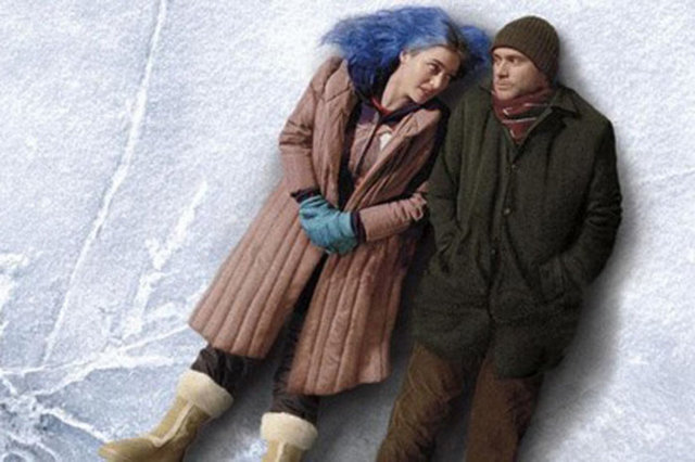 En romantik sahne: Sil Baştan -  -