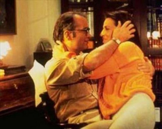 DUL BİR KADIN (1985)