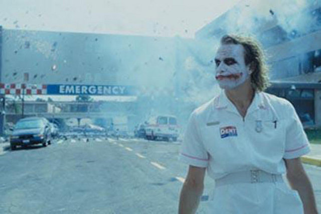En iyi patlama sahnesi. Dark Knight,hastane patlaması  -  -
