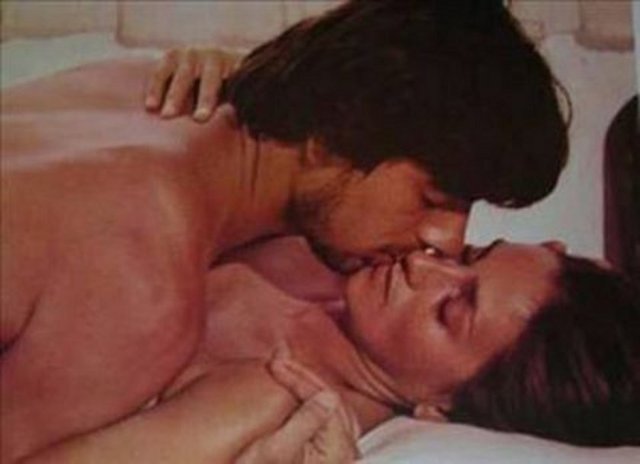 DUL BİR KADIN (1985)