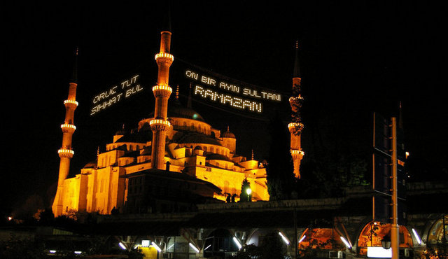 İlk ramazan bayramıyla ilgili işlemler de onun tarafından yapıldı... -