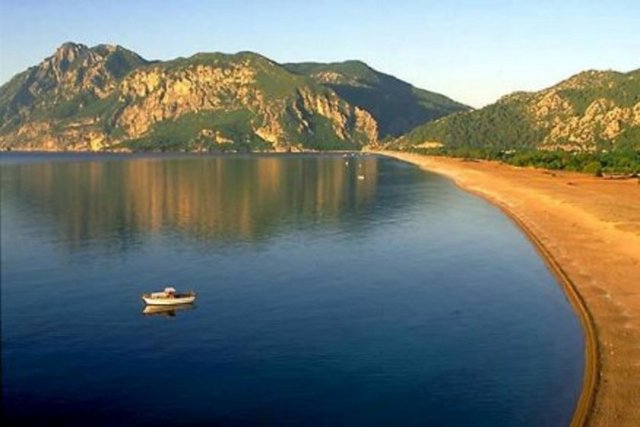 Tarih ve gizemi birlikte gorun -  - Likya, Roma ve Bizans uygarlıklarından kalan tarihi yapıları olan Olimpos'ta hem doğal hem gizemli bir tatil geçirebilirsiniz. Cirali'da 3 bin yıldır yanan ateşi görebilir, dünyanin en güzel kumsallarından birinde denize girebilirsiniz