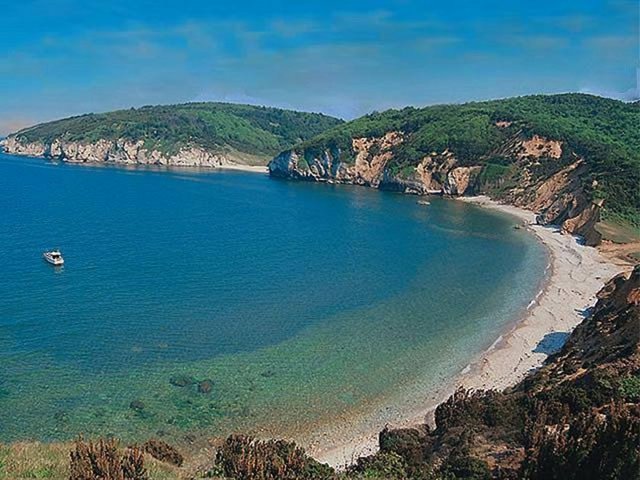 İstanbul'da yaşıyorsanız yakın yerlere kaçmak istersiniz. İşte; tarihi Polonezkoy, iki akarsu arasında kalan şirin mekan Ağva veya İstanbul Boğazı'nın Anadolu yakası Karadeniz girişinde yer alan Anadolu Feneri önerebileceğimiz mekanlar.