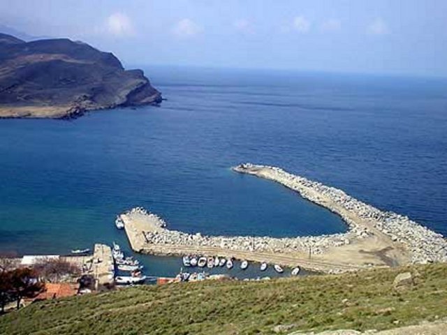 Ege'nin ikiz kardeşleri -  - Kaleköy'de Türkiye'nin en son günbatımını yaşamak, Zeytinli'de dibek kahvesi içmek ve Hristo'nun tatlılarını yemek isterseniz Gökçeada'ya yelken açın. Rum köylerini tek tek gezin. -