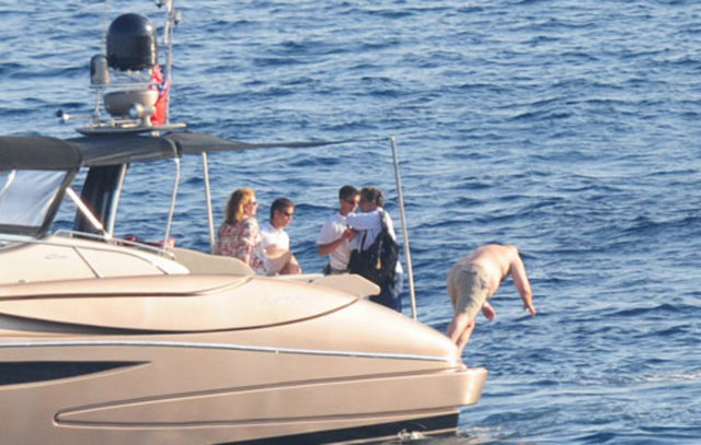 CAROLINE - MUSTAFA KOÇ
