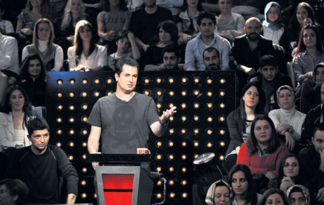 O Ses Türkiye ve Yetenek Sizsiniz'in jürilerini değiştireceğini açıklamış...