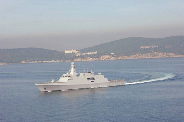 Silah Sistemleri: 76 mm Baş Topu, 2 Adet 12,7 mm STAMP, 8 x Harpoon Gemisavar Füzesi, 2 x 324 mm Mk32 Çiftli Torpido Lançeri , PDMS (RAM) 21'li Lançer