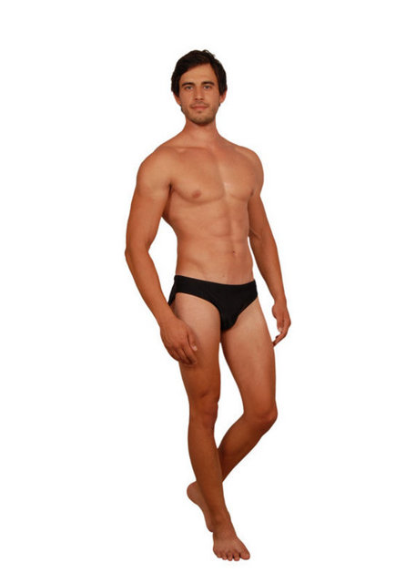 'Modelliği en iyi şekilde öğrenmeliyim'  - * Best Model'e katılma amacınız nedir?  - - Finalist olarak modellik mesleğini bana en iyi şekilde öğretebilecek insanlarla tanışmak ve kendimi tanıtabilmek.  -  - * En çok sevdiğiniz şarkıcı ve oyuncular kimlerdir?  - - En sevdiğim şarkıcı Ebru Gündeş, dizi oyuncusu Hakan Yılmaz, sinema oyuncusu Jason Statham.  -  - * Hangi sporları yapıyorsunuz?  - - Aktif olarak kitesurf yapıyorum. Vakit buldukça yamaç paraşütü yapıyorum. -  - * Hayatta en çok hayran kaldığınız kişi kimdir? - - Babamdır. -  - * Evlilik hakkında ne düşünüyorsunuz?  - - Şimdilik bana uzak.  -