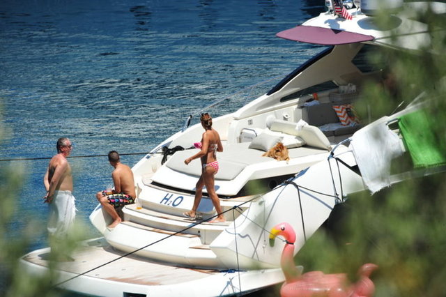 Atacan ailesi, geçtiğimiz yıllarda da objektiflere böyle yakalanmıştı...