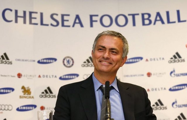 MOURİNHO'DAN MESSİ'YE: - "Barcelona, muhteşem tiyatrolarıyla bir kültür kenti. Bu çocuk da artistliği iyi öğrenmiş"