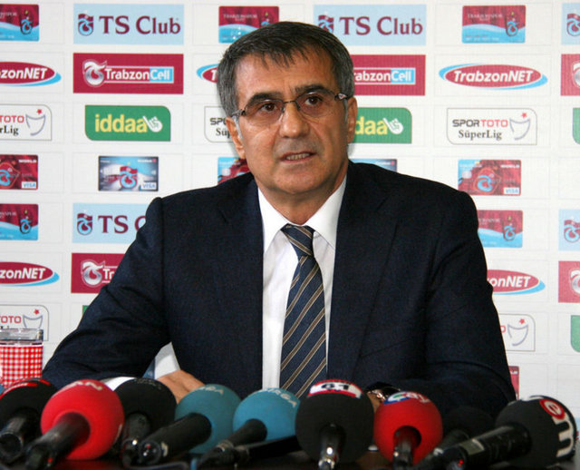 ŞENOL GÜNEŞ: - "Futbolu eskiden açlar oynar, zenginler izlerdi; şimdi ise zenginler oynuyor, açlar izliyor."