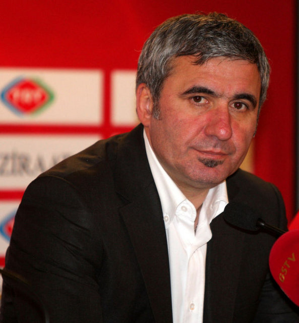 GEORGE HAGI: - "Takımı kaybettiğinde ağlamayan futbolcu, yıldız olamaz."