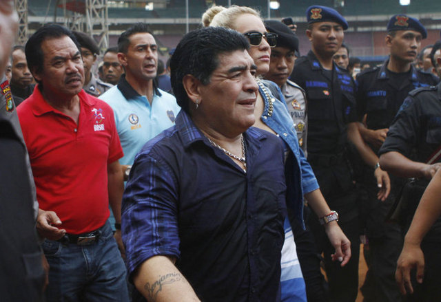 MARADONA: "Pele kimin umurunda. O artık bir müzeye ait"