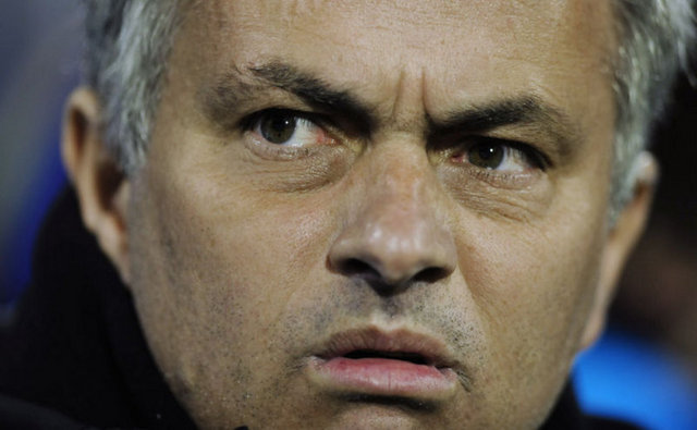 JOSE MOURİNHO: - "Eğer kolayı isteseydim Porto'da kalırdım. Güzel mavi bir koltuk, Şampiyonlar Ligi kupası ve tanrı vardı. Tanrıdan sonra da ben..."