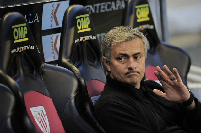 JOSE MOURİNHO'DAN ARSENE WENGER'E: - "Çocuk bakıcılığı yapmaktan takımını şampiyon yapamıyor"