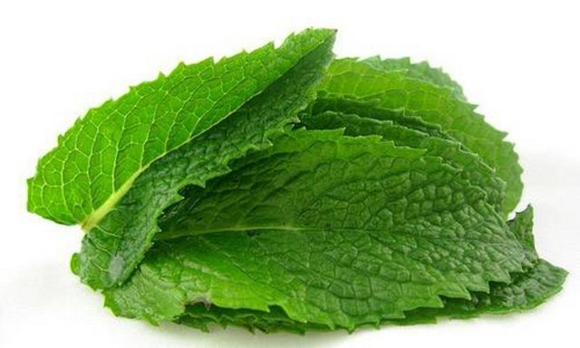 Yulaf, peynir, ısırgan otu, meyan kökü, buğday, süt ve süt ürünleri, yer fıstığı önemli krom kaynaklarıdır.