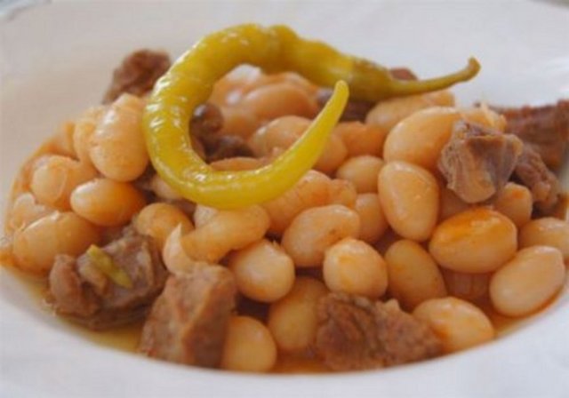 Kuru fasulye - Bir beslenme kılavuzu olan My Pyramid 2005'te haftada 3 su bardağı dolusu fasulye tüketilmesi önerildiğini biliyor muydunuz?